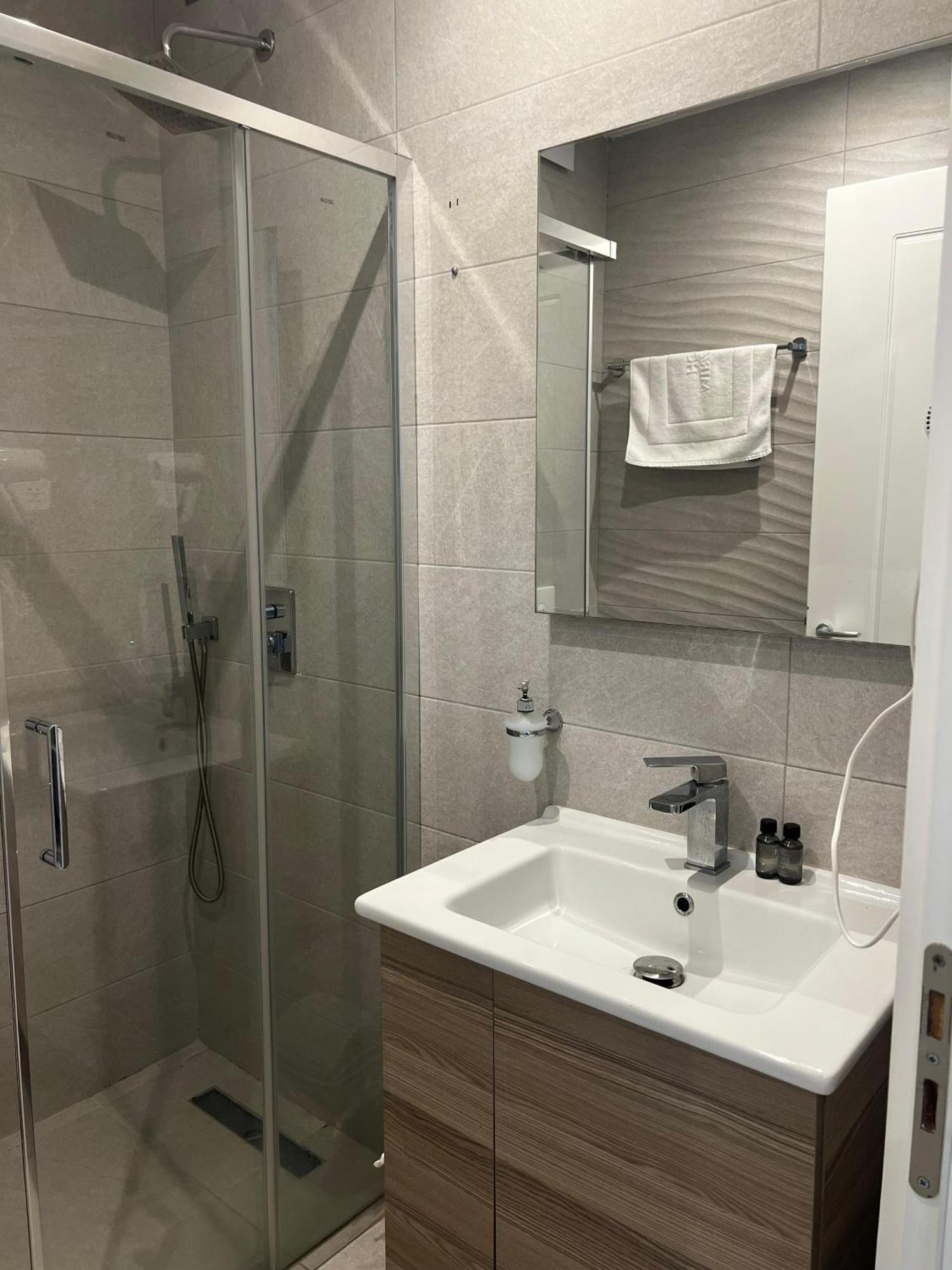 Miramar Hotel Shengjin